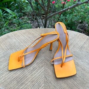 Bottega Veneta
Multi Strap Stretch High-Heel: Size 39 US 8.5